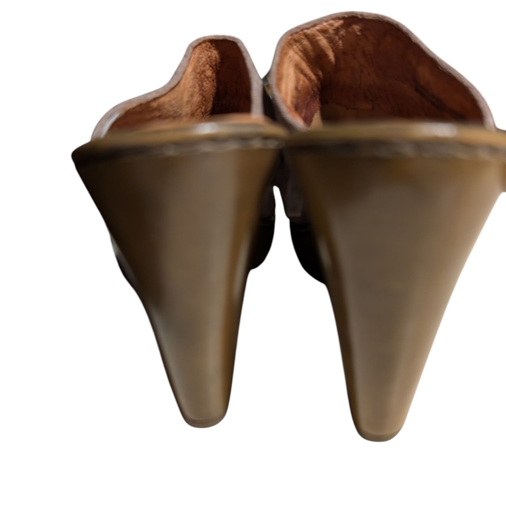 Born Tancy Mule Women's Size 8 US Taupe With Fringe, Studs Suede Leather - Picture 8 of 12